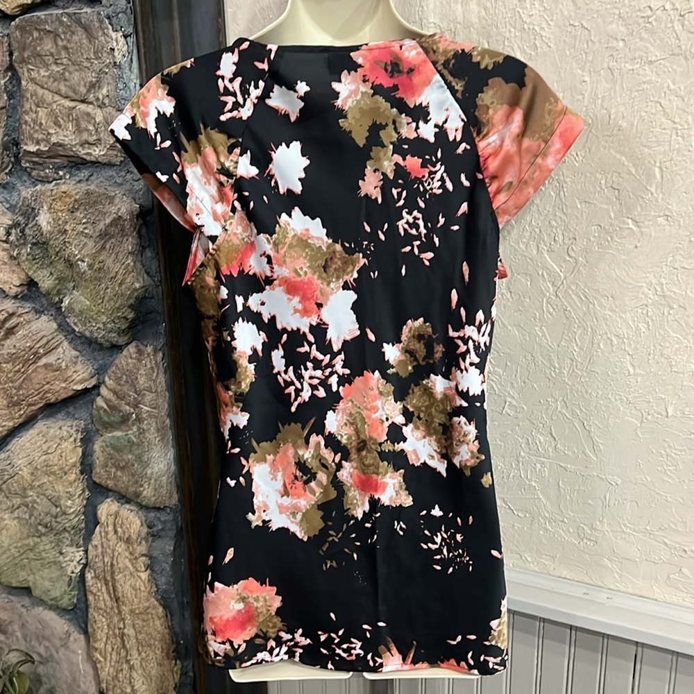 Worthington Black and Pink Ruffled Tie Front Cap Sleeve Blouse - Picture 3 of 5